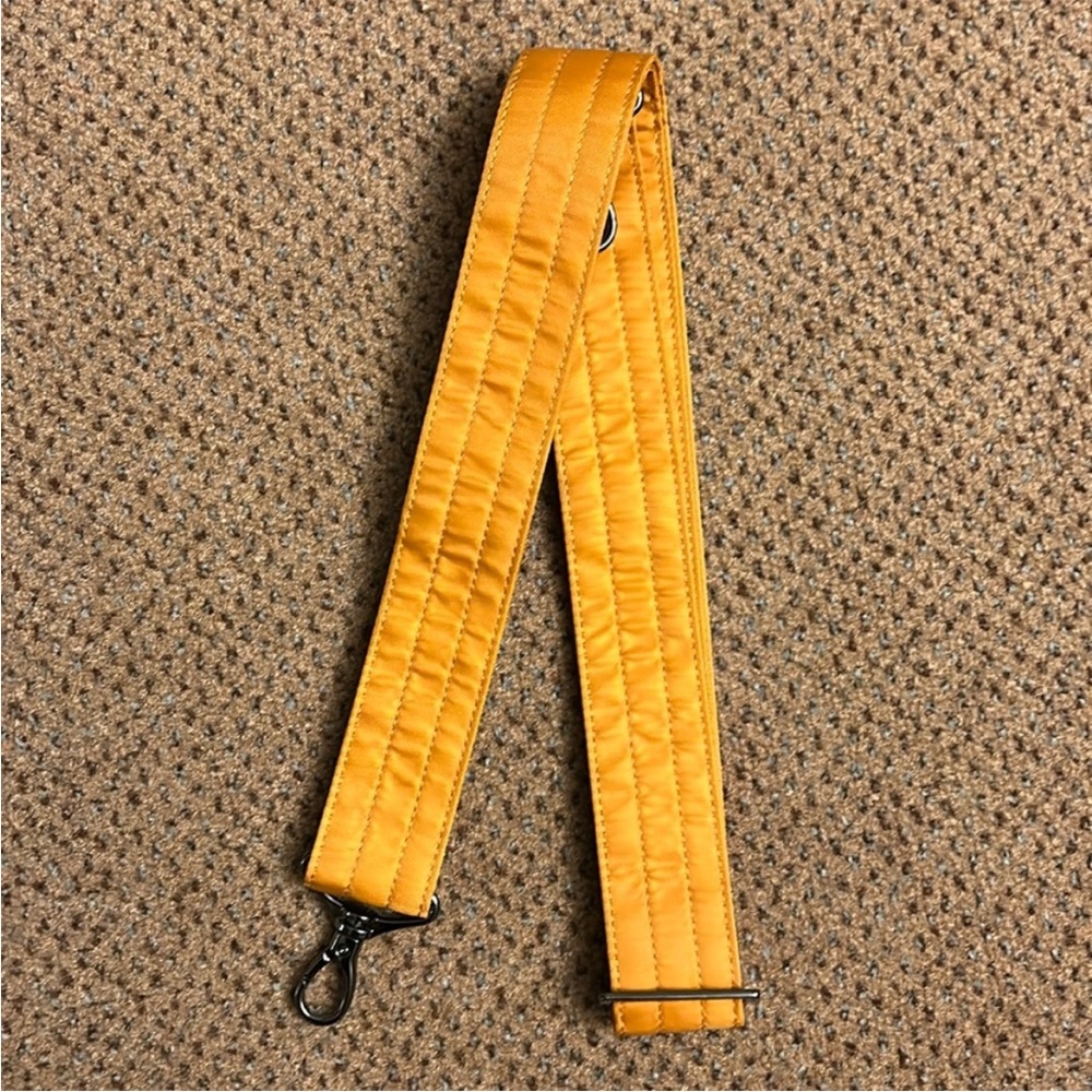 Lug 1.5 inch classic strap in Amber Yellow